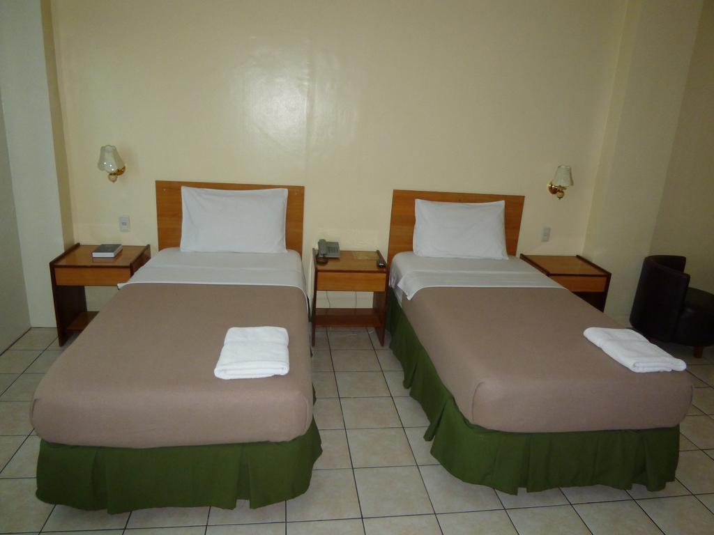 Sequoia Inn Davao Quarto foto
