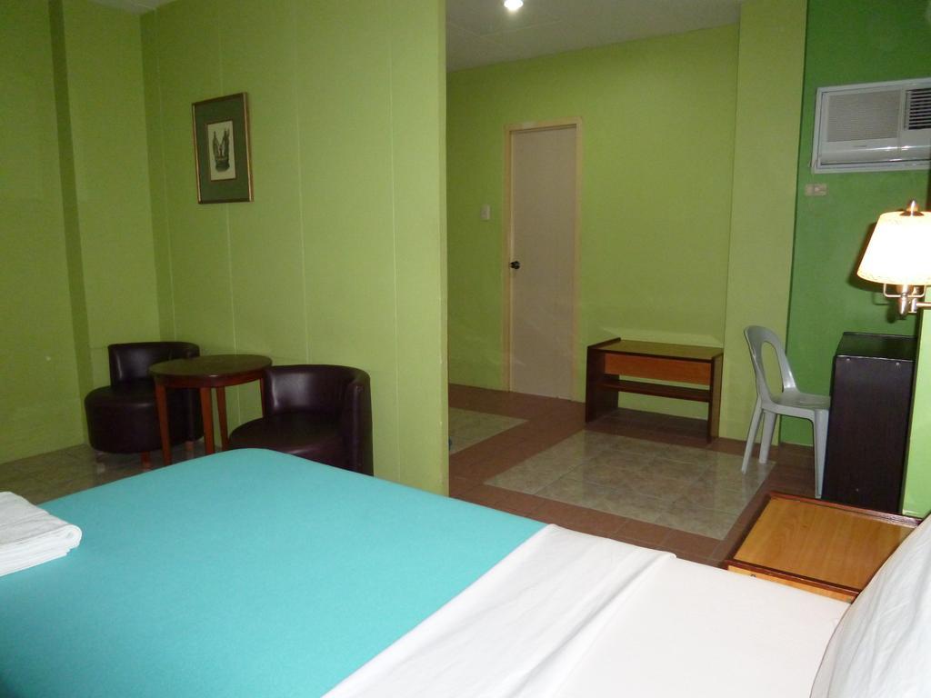 Sequoia Inn Davao Quarto foto