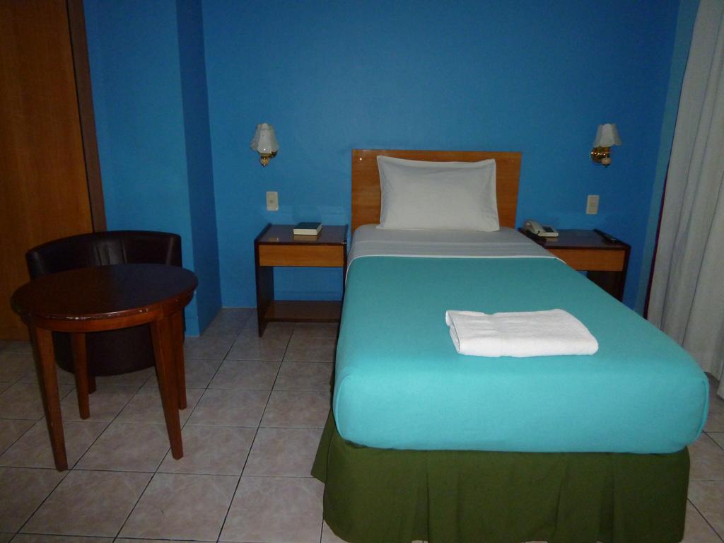 Sequoia Inn Davao Quarto foto