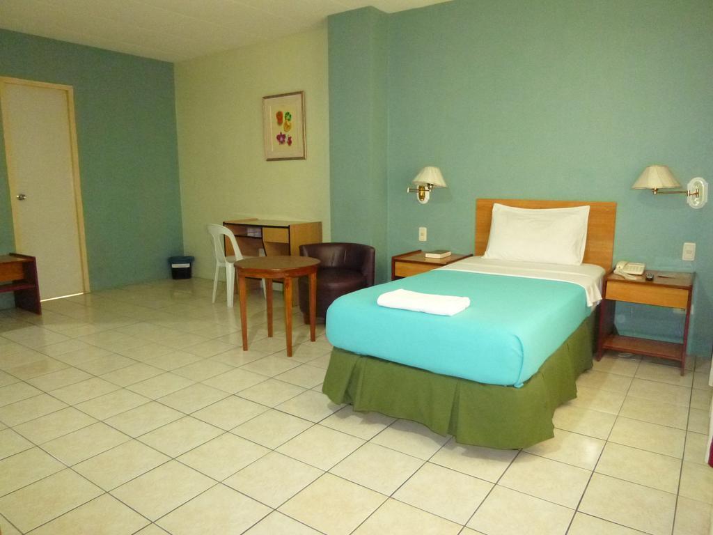 Sequoia Inn Davao Quarto foto